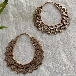 MAYA JEWELRY The Electric Lady rose gold earrings